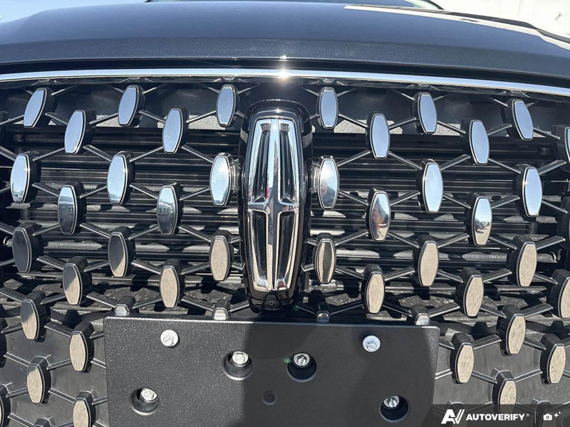 USED 2026 Lincoln Corsair Reserve - Infinite Black Metallic Clearcoat Exterior / LIGHT SMOKED TRUFFLE, PREMIUM LEATHER-TRIMMED HEATED/VENTILATED Interior - $58,950 - Stock #EP4741 - VIN 5LMCJ2DA7TUL00083 - Photo 9
