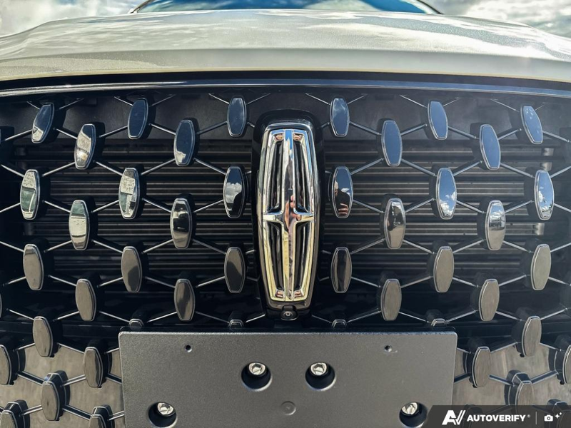 USED 2026 Lincoln Corsair Reserve - Pristine White Metallic Tri-coat Exterior / EBONY/ETERNAL RED, PREMIUM LEATHER-TRIMMED HEATED/VENTILATED CAP Interior - $63,976 - Stock #EP4740 - VIN 5LMCJ2DA2TUL00119 - Photo 9