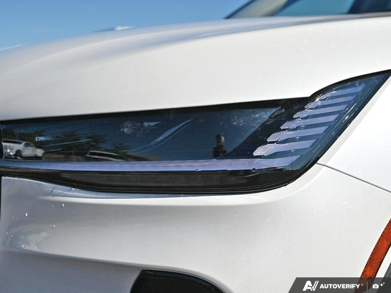 DEMO 2026 Lincoln Nautilus Premiere - White Platinum Metallic Tri-coat Exterior / ONYX BLACK, LINCOLN SOFT TOUCH HEATED FRONT CAPTAIN'S CHAIRS Interior - $60,284 - Stock #E60743 - VIN 5LMPJ8JA2TJ053162 - Photo 10