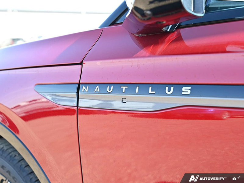 NEW 2026 Lincoln Nautilus Reserve - Red Carpet Exterior / BLACK ONYX/GREY PREM LEATHER SEATS Interior - $74,331 - Stock #E60825 - VIN 5LMPJ8KA1TJ061641 - Photo 10