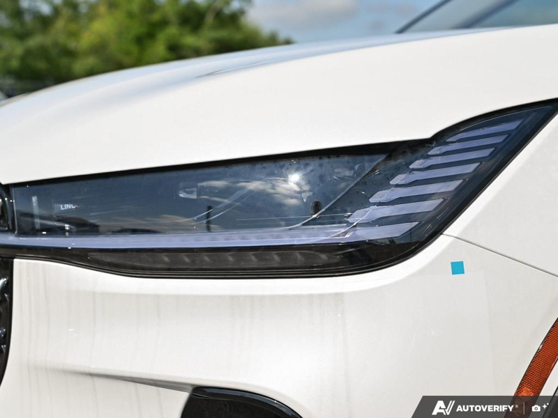 NEW 2026 Lincoln Nautilus Premiere - White Platinum Metallic Tri-coat Exterior / MEDIUM LIGHT SPACE GRAY, LINCOLN SOFT TOUCH HEATED FRONT CAPTAIN Interior - $62,238 - Stock #E60827 - VIN 5LMPJ8JA0TJ057047 - Photo 10