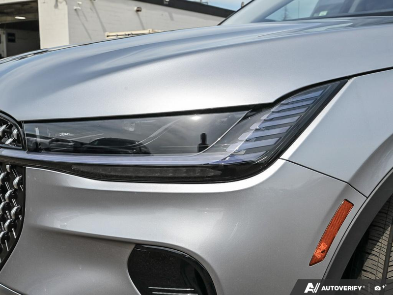 NEW 2026 Lincoln Nautilus Premiere - Silver Radiance Exterior / ONYX BLACK, LINCOLN SOFT TOUCH HEATED FRONT CAPTAIN'S CHAIRS Interior - $61,415 - Stock #E60828 - VIN 5LMPJ8JA8TJ059046 - Photo 10