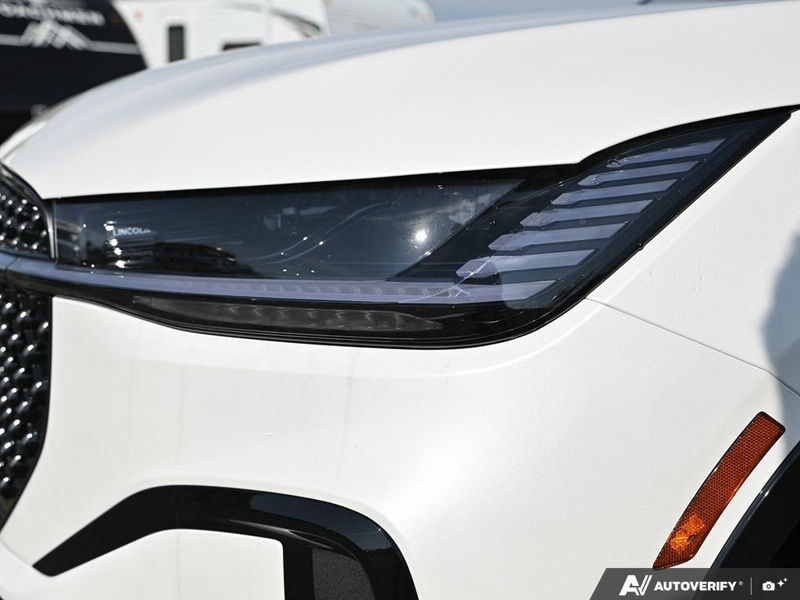 NEW 2026 Lincoln Nautilus Reserve Hybrid - White Platinum Metallic Tri-coat Exterior / MEDIUM LIGHT SPACE GRAY, PREMIUM LEATHER-TRIMMED HEAT/VENT CAPTA Interior - $84,258 - Stock #E61032 - VIN 5LMPJ8K43TJ066799 - Photo 10