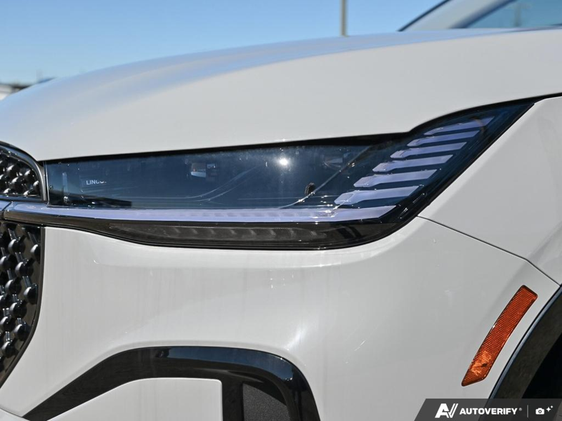 NEW 2026 Lincoln Nautilus Reserve Hybrid - Grey Matter Metallic Clearcoat Exterior / BLACK OYNX, PREMIUM LEATHER-TRIMMED HEAT/VENT CAPTAIN'S CHAIRS Interior - $84,409 - Stock #E61030 - VIN 5LMPJ8K49TJ065690 - Photo 10