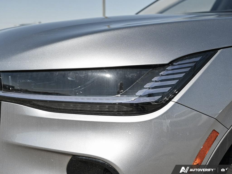 NEW 2026 Lincoln Nautilus Premiere - Silver Radiance Exterior / ONYX BLACK, LINCOLN SOFT TOUCH HEATED FRONT CAPTAIN'S CHAIRS Interior - $65,225 - Stock #E60809 - VIN 5LMPJ8JA9TJ057225 - Photo 10