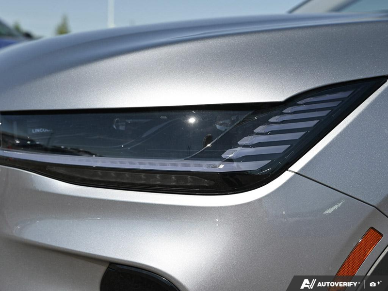 DEMO 2026 Lincoln Nautilus Premiere - Silver Radiance Exterior / MEDIUM LIGHT SPACE GRAY, LINCOLN SOFT TOUCH HEATED FRONT CAPTAIN Interior - $53,884 - Stock #E60739 - VIN 5LMPJ8JA1TJ051743 - Photo 10