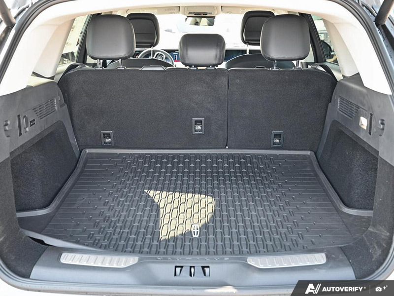 NEW 2026 Lincoln Nautilus Premiere - Gray Matter Met Cc Exterior / ONYX BLACK, LINCOLN SOFT TOUCH HEATED FRONT CAPTAIN'S CHAIRS Interior - $62,238 - Stock #E60829 - VIN 5LMPJ8JA8TJ059953 - Photo 12