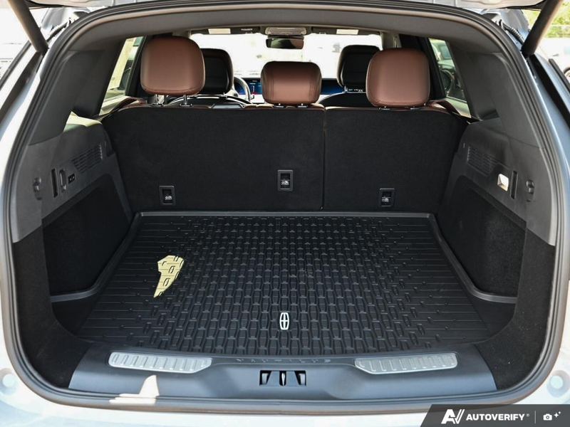 NEW 2026 Lincoln Nautilus Reserve - Gray Matter Met Cc Exterior / HOT CHOCOLATE, PREMIUM LEATHER-TRIMMED Interior - $79,094 - Stock #E60818 - VIN 5LMPJ8KA9TJ057594 - Photo 11