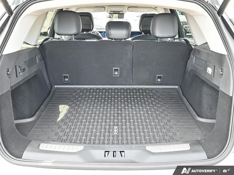 NEW 2026 Lincoln Nautilus Premiere - Silver Radiance Exterior / ONYX BLACK, LINCOLN SOFT TOUCH HEATED FRONT CAPTAIN'S CHAIRS Interior - $61,415 - Stock #E60828 - VIN 5LMPJ8JA8TJ059046 - Photo 11