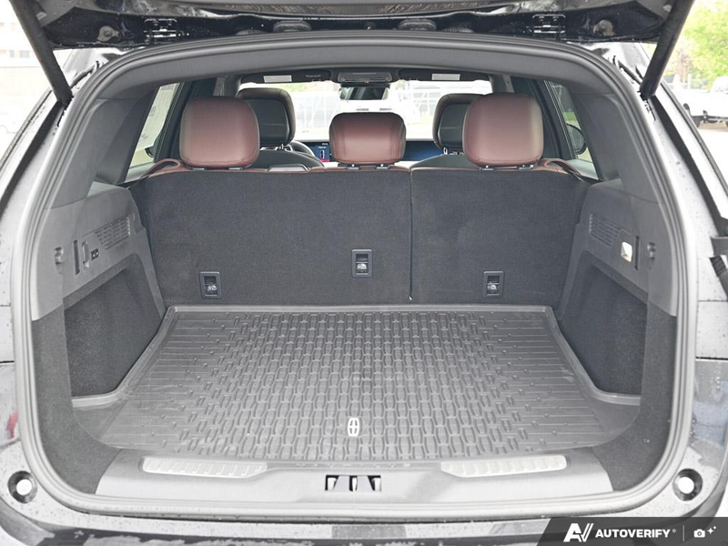 NEW 2026 Lincoln Nautilus Reserve Hybrid - Infinite Black Metallic Clearcoat Exterior / HOT CHOCOLATE, PREMIUM LEATHER-TRIMMED HEAT/VENT CAPTAIN'S CHAIR Interior - $83,586 - Stock #E61026 - VIN 5LMPJ8K43TJ064650 - Photo 11