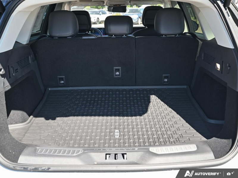 NEW 2026 Lincoln Nautilus Reserve Hybrid - Grey Matter Metallic Clearcoat Exterior / BLACK OYNX, PREMIUM LEATHER-TRIMMED HEAT/VENT CAPTAIN'S CHAIRS Interior - $84,409 - Stock #E61030 - VIN 5LMPJ8K49TJ065690 - Photo 11