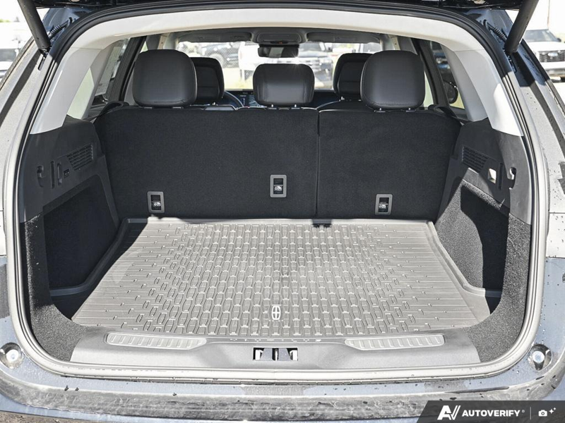 NEW 2026 Lincoln Nautilus Premiere Hybrid - Infinite Black Metallic Clearcoat Exterior / BLACK ONYX, LINCOLN SOFT TOUCH HEATED FRONT CAPTAIN'S CHAIRS Interior - $72,155 - Stock #E61029 - VIN 5LMPJ8J43TJ065931 - Photo 11