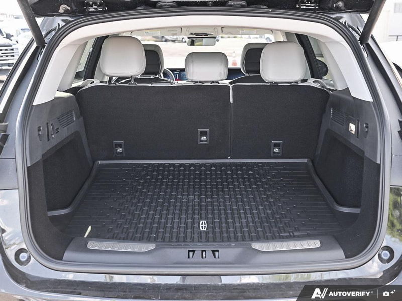 DEMO 2026 Lincoln Nautilus Premiere - Infinite Black Metallic Exterior / MEDIUM LIGHT SPACE GRAY, LINCOLN SOFT TOUCH HEATED FRONT CAPTAIN Interior - $59,334 - Stock #E60737 - VIN 5LMPJ8JA4TJ049694 - Photo 11
