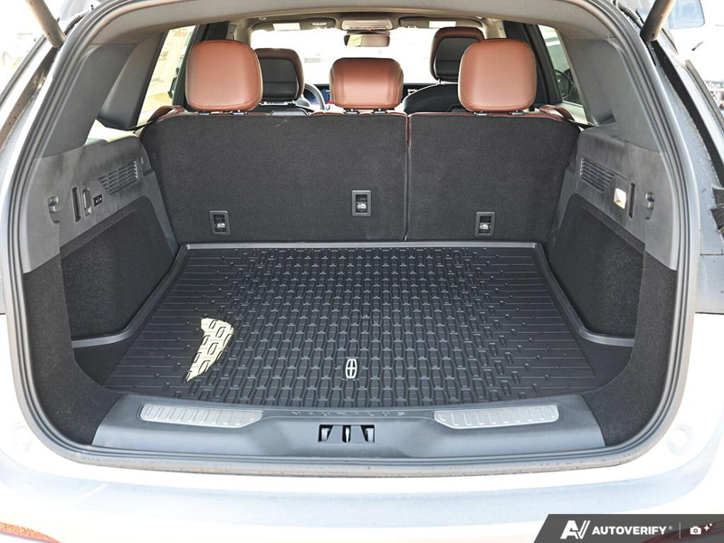 NEW 2026 Lincoln Nautilus Reserve - Silver Radiance Exterior / HOT CHOCOLATE LEATHER Interior - $70,959 - Stock #E60732 - VIN 5LMPJ8KA5TJ050626 - Photo 11
