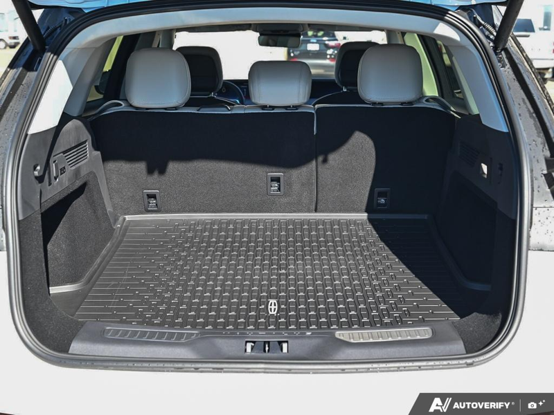 NEW 2026 Lincoln Nautilus Reserve - White Platinum Metallic Tri-coat Exterior / SPACE GRAY LEATHER Interior - $74,909 - Stock #E60815 - VIN 5LMPJ8KA0TJ058018 - Photo 11