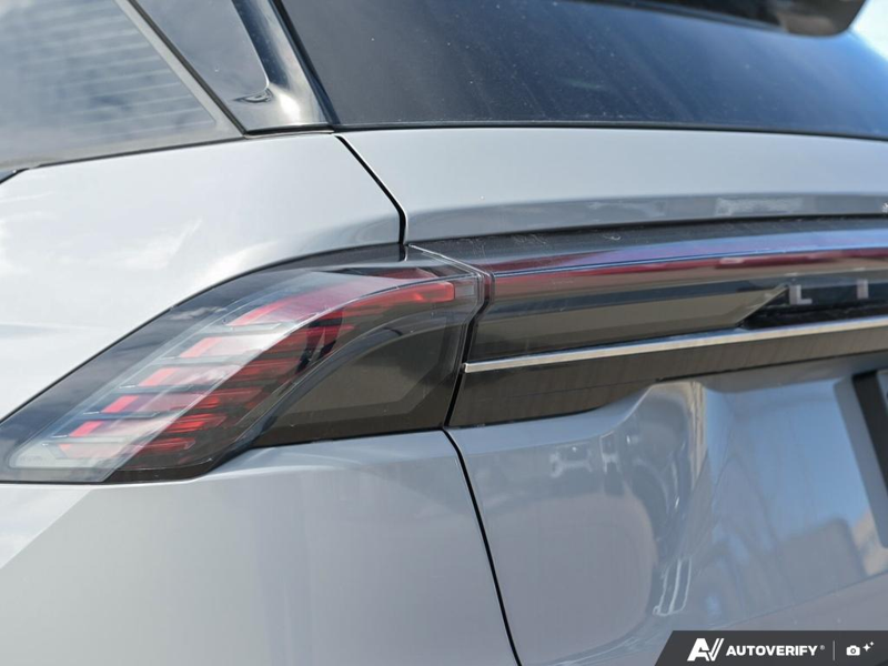 DEMO 2026 Lincoln Nautilus Premiere - Gray Matter Met Cc Exterior / ONYX BLACK, LINCOLN SOFT TOUCH HEATED FRONT CAPTAIN'S CHAIRS Interior - $68,153 - Stock #E60347 - VIN 5LMPJ8JA3TJ034846 - Photo 12