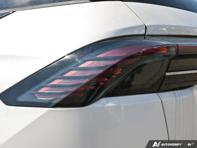 NEW 2026 Lincoln Nautilus Premiere - White Platinum Metallic Tri-coat Exterior / MEDIUM LIGHT SPACE GRAY, LINCOLN SOFT TOUCH HEATED FRONT CAPTAIN Interior - $62,238 - Stock #E60827 - VIN 5LMPJ8JA0TJ057047 - Photo 12