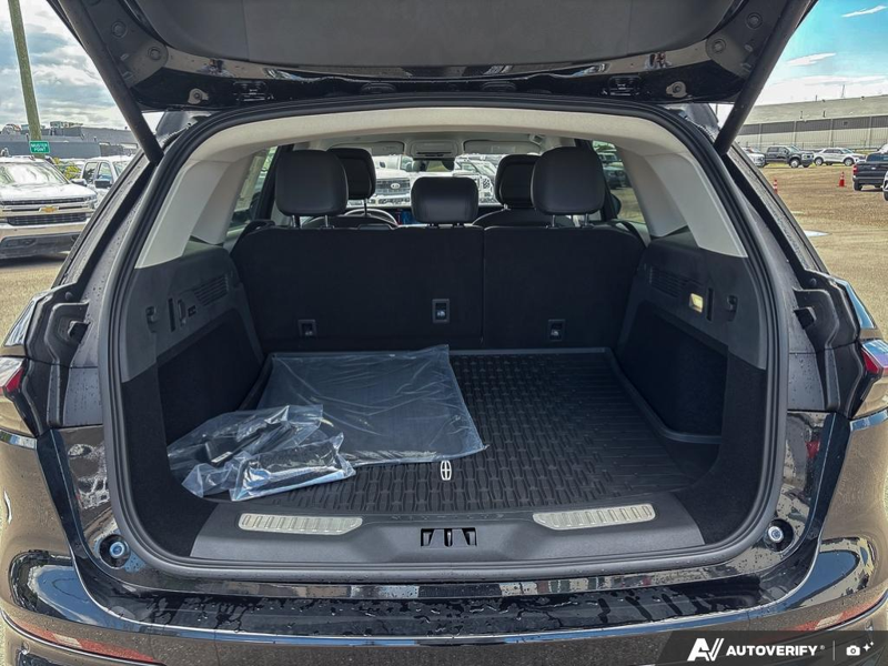 DEMO 2026 Lincoln Nautilus Premiere - Infinite Black Metallic Exterior / ONYX BLACK, LINCOLN SOFT TOUCH HEATED FRONT CAPTAIN'S CHAIRS Interior - $53,884 - Stock #E60736 - VIN 5LMPJ8JA2TJ049693 - Photo 12
