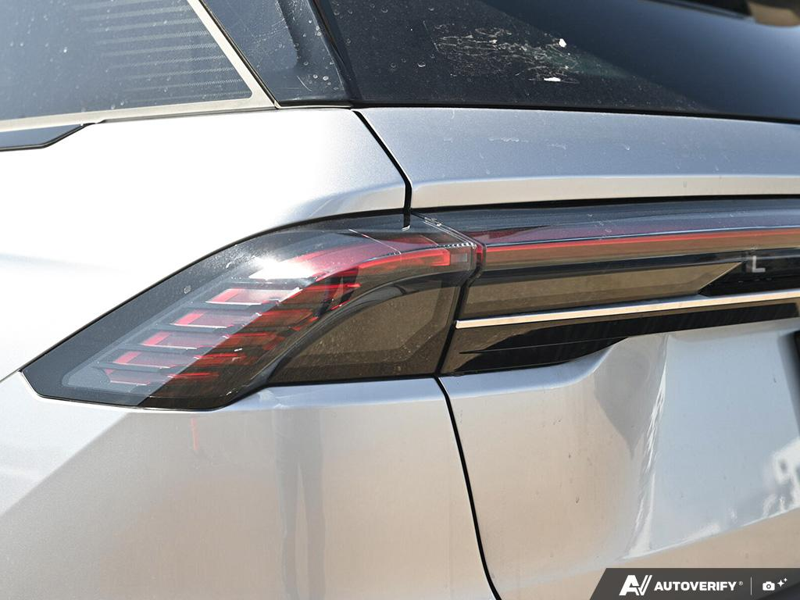 DEMO 2026 Lincoln Nautilus Premiere - Silver Radiance Exterior / MEDIUM LIGHT SPACE GRAY, LINCOLN SOFT TOUCH HEATED FRONT CAPTAIN Interior - $53,884 - Stock #E60739 - VIN 5LMPJ8JA1TJ051743 - Photo 12