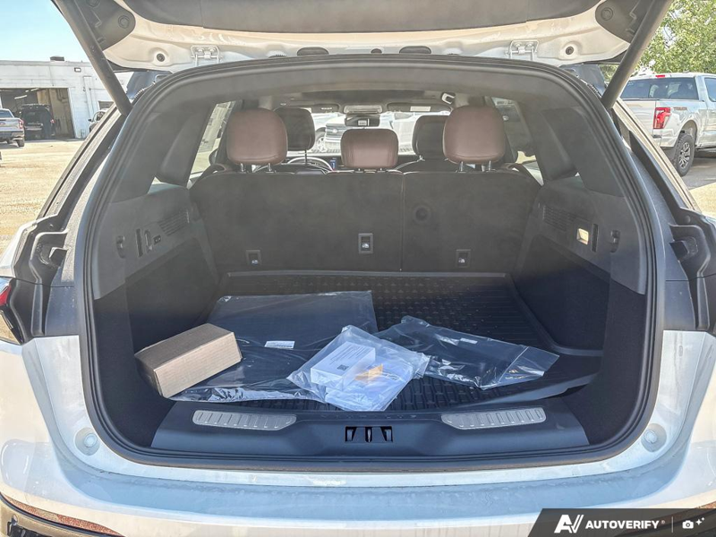 NEW 2026 Lincoln Nautilus Reserve - White Platinum Metallic Tri-coat Exterior / HOT CHOCOLATE, PREMIUM LEATHER-TRIMMED Interior - $74,309 - Stock #E60731 - VIN 5LMPJ8KA5TJ050948 - Photo 12