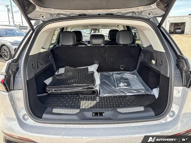 DEMO 2026 Lincoln Nautilus Premiere - Gray Matter Met Cc Exterior / ONYX BLACK, LINCOLN SOFT TOUCH HEATED FRONT CAPTAIN'S CHAIRS Interior - $60,284 - Stock #E60741 - VIN 5LMPJ8JA5TJ052054 - Photo 12