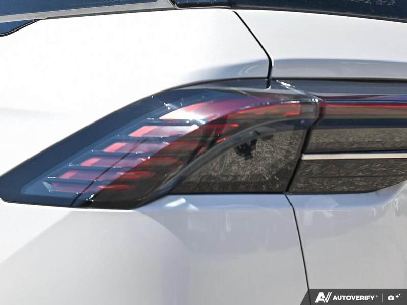 NEW 2026 Lincoln Nautilus Premiere - White Platinum Metallic Tri-coat Exterior / MEDIUM LIGHT SPACE GRAY, LINCOLN SOFT TOUCH HEATED FRONT CAPTAIN Interior - $58,409 - Stock #E60623 - VIN 5LMPJ8JA1TJ046803 - Photo 11