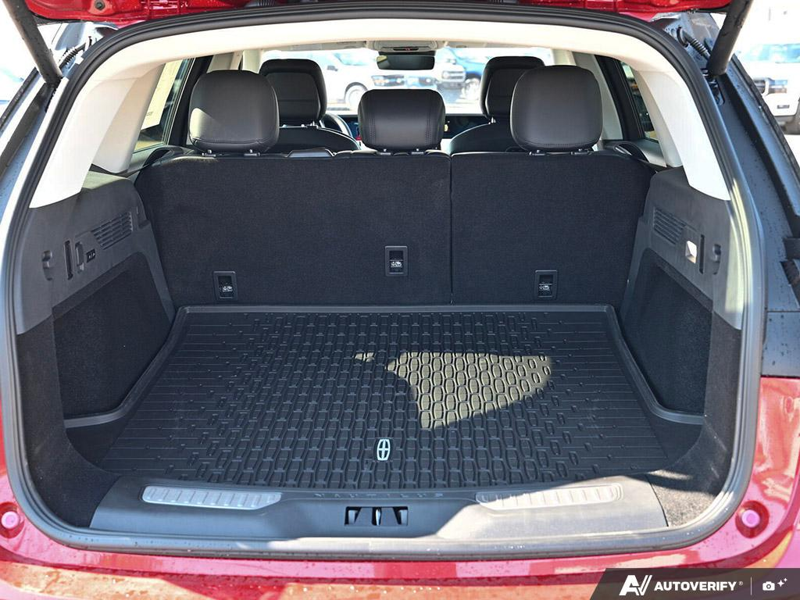 NEW 2026 Lincoln Nautilus Reserve - Red Carpet Exterior / BLACK ONYX/GREY PREM LEATHER SEATS Interior - $74,331 - Stock #E60825 - VIN 5LMPJ8KA1TJ061641 - Photo 12