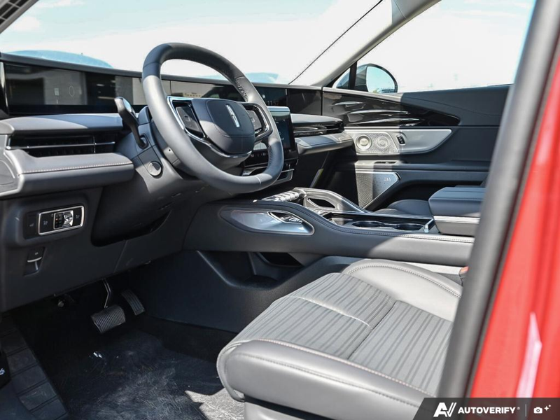 NEW 2026 Lincoln Nautilus Reserve - Red Carpet Exterior / BLACK ONYX/GREY PREM LEATHER SEATS Interior - $79,094 - Stock #E60812 - VIN 5LMPJ8KA3TJ061334 - Photo 13