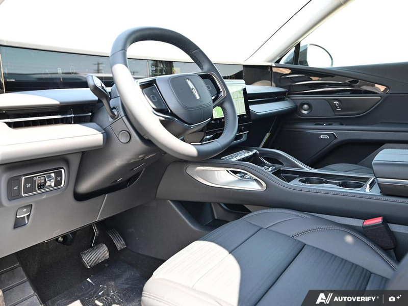NEW 2026 Lincoln Nautilus Reserve - Infinite Black Metallic Exterior / BLACK ONYX/GREY PREM LEATHER SEATS Interior - $73,508 - Stock #E60822 - VIN 5LMPJ8KA9TJ059345 - Photo 13