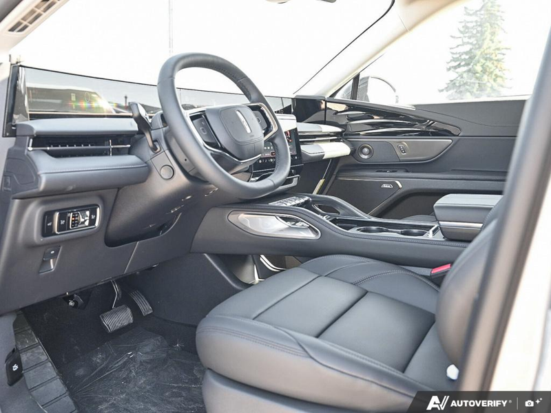 NEW 2026 Lincoln Nautilus Premiere - Silver Radiance Exterior / ONYX BLACK, LINCOLN SOFT TOUCH HEATED FRONT CAPTAIN'S CHAIRS Interior - $65,225 - Stock #E60809 - VIN 5LMPJ8JA9TJ057225 - Photo 13