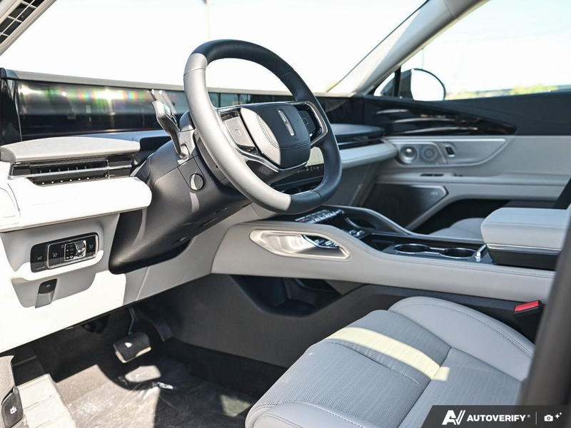 NEW 2026 Lincoln Nautilus Reserve - Gray Matter Met Cc Exterior / SPACE GRAY LEATHER Interior - $74,909 - Stock #E60819 - VIN 5LMPJ8KA0TJ057595 - Photo 13