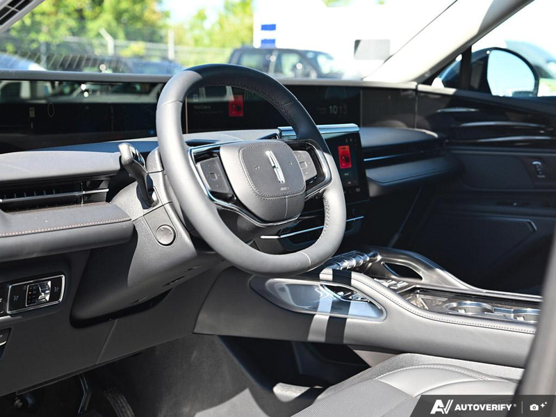 DEMO 2026 Lincoln Nautilus Premiere - White Platinum Metallic Tri-coat Exterior / ONYX BLACK, LINCOLN SOFT TOUCH HEATED FRONT CAPTAIN'S CHAIRS Interior - $60,284 - Stock #E60743 - VIN 5LMPJ8JA2TJ053162 - Photo 13