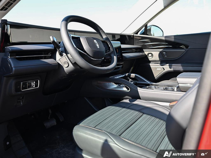 NEW 2026 Lincoln Nautilus Reserve - Red Carpet Exterior / BLACK ONYX/GREY PREM LEATHER SEATS Interior - $74,331 - Stock #E60825 - VIN 5LMPJ8KA1TJ061641 - Photo 13
