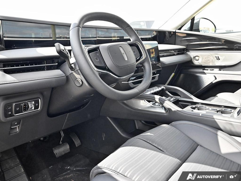 NEW 2026 Lincoln Nautilus Reserve Hybrid - Infinite Black Metallic Clearcoat Exterior / BLACK OYNX, PREMIUM LEATHER-TRIMMED HEAT/VENT CAPTAIN'S CHAIRS Interior - $83,586 - Stock #E61027 - VIN 5LMPJ8K47TJ064652 - Photo 13