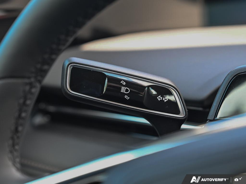 NEW 2026 Lincoln Nautilus Premiere - Infinite Black Metallic Exterior / ONYX BLACK, LINCOLN SOFT TOUCH HEATED FRONT CAPTAIN'S CHAIRS Interior - $61,305 - Stock #E60622 - VIN 5LMPJ8JA2TJ046793 - Photo 16