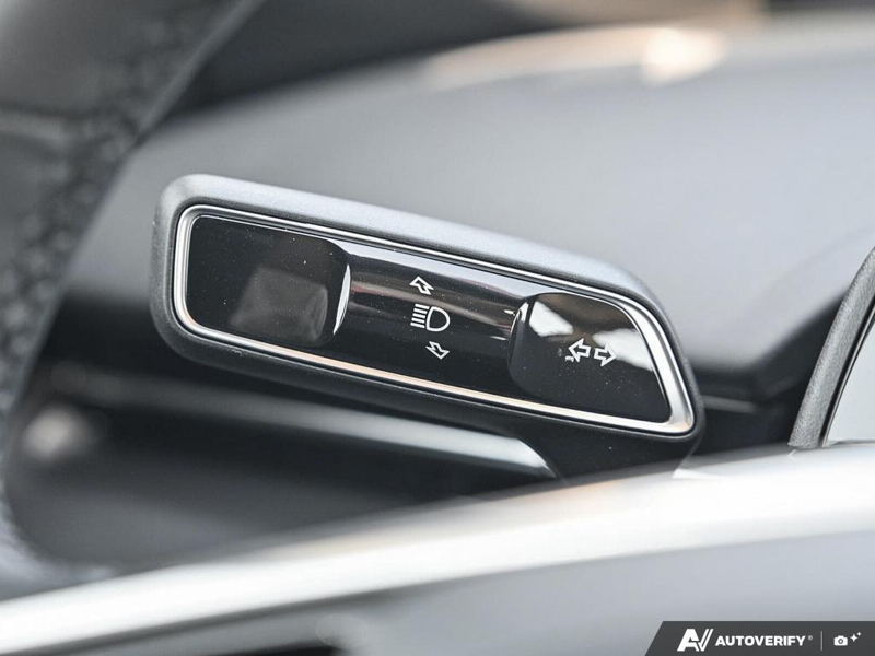 NEW 2026 Lincoln Nautilus Premiere - Silver Radiance Exterior / ONYX BLACK, LINCOLN SOFT TOUCH HEATED FRONT CAPTAIN'S CHAIRS Interior - $65,225 - Stock #E60809 - VIN 5LMPJ8JA9TJ057225 - Photo 16