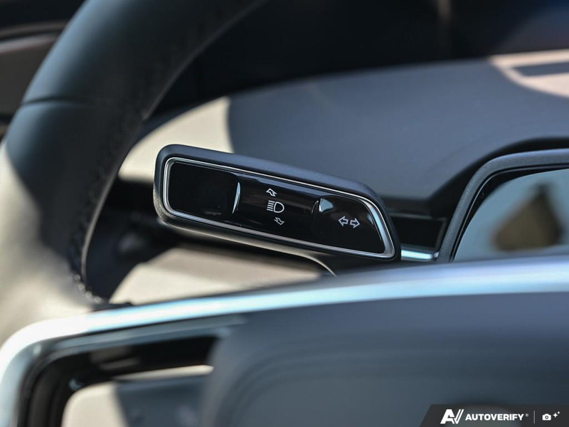NEW 2026 Lincoln Nautilus Premiere - White Platinum Metallic Tri-coat Exterior / ONYX BLACK, LINCOLN SOFT TOUCH HEATED FRONT CAPTAIN'S CHAIRS Interior - $58,409 - Stock #E60478 - VIN 5LMPJ8JA0TJ038837 - Photo 16