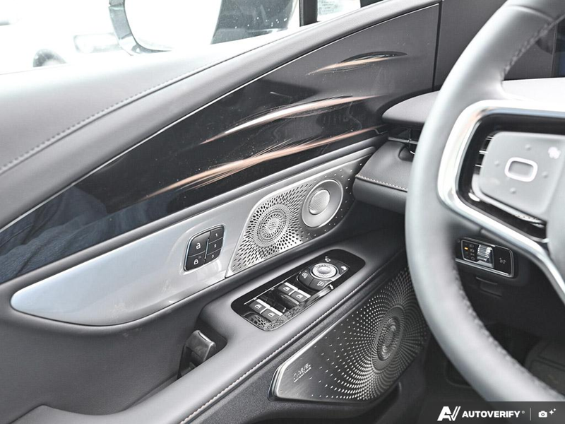 NEW 2026 Lincoln Nautilus Reserve - Gray Matter Met Cc Exterior / BLACK ONYX/GREY PREM LEATHER SEATS Interior - $85,409 - Stock #E60487 - VIN 5LMPJ8KA0TJ045057 - Photo 17