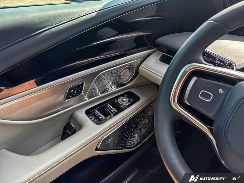NEW 2026 Lincoln Nautilus Reserve - White Platinum Metallic Tri-coat Exterior / SPACE GRAY LEATHER Interior - $79,093 - Stock #E60484 - VIN 5LMPJ8KA6TJ040073 - Photo 17