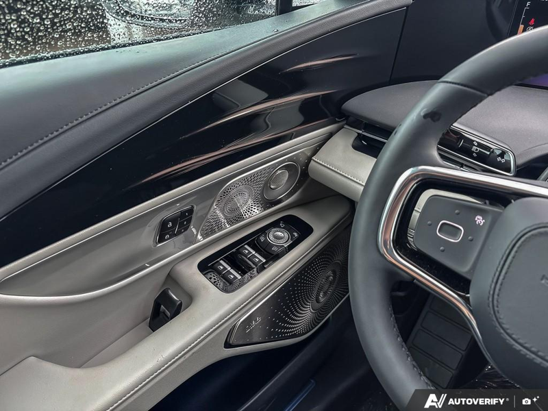 NEW 2026 Lincoln Nautilus Reserve - White Platinum Metallic Tri-coat Exterior / SPACE GRAY LEATHER Interior - $80,659 - Stock #E60483 - VIN 5LMPJ8KA8TJ039152 - Photo 17