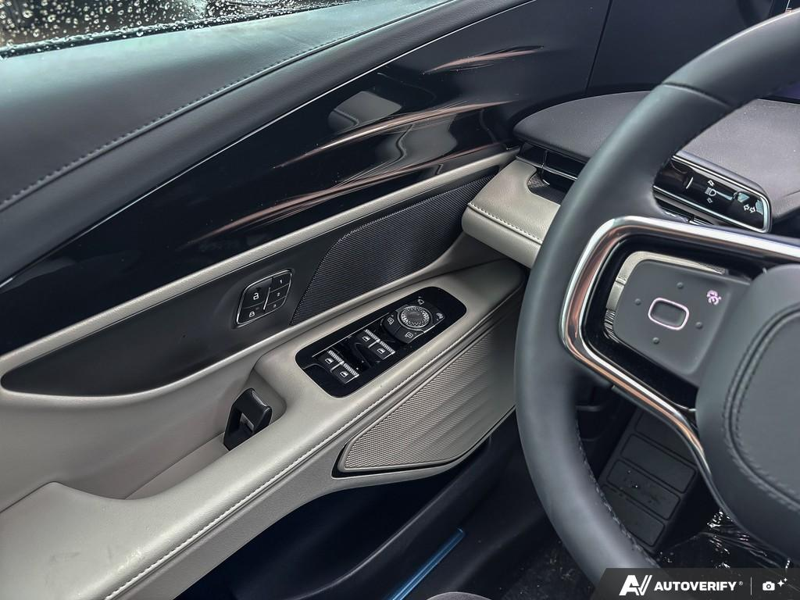 DEMO 2026 Lincoln Nautilus Premiere - White Platinum Metallic Tri-coat Exterior / MEDIUM LIGHT SPACE GRAY, LINCOLN SOFT TOUCH HEATED FRONT CAPTAIN Interior - $64,088 - Stock #E60744 - VIN 5LMPJ8JA7TJ053738 - Photo 17