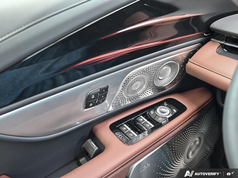 NEW 2026 Lincoln Nautilus Reserve - Whisper Blue Metallic Clearcoat Exterior / HOT CHOCOLATE, PREMIUM LEATHER-TRIMMED Interior - $79,093 - Stock #E60614 - VIN 5LMPJ8KA9TJ041430 - Photo 17