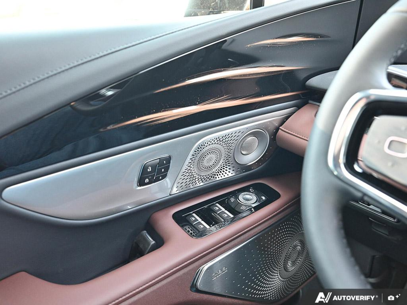 NEW 2026 Lincoln Nautilus Reserve - Silver Radiance Exterior / HOT CHOCOLATE, PREMIUM LEATHER-TRIMMED Interior - $75,585 - Stock #E60808 - VIN 5LMPJ8KA3TJ055033 - Photo 17