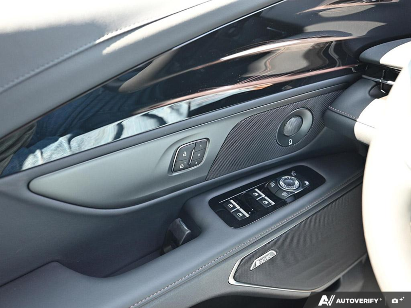 NEW 2026 Lincoln Nautilus Reserve - Infinite Black Metallic Exterior / BLACK ONYX/GREY PREM LEATHER SEATS Interior - $73,508 - Stock #E60822 - VIN 5LMPJ8KA9TJ059345 - Photo 17