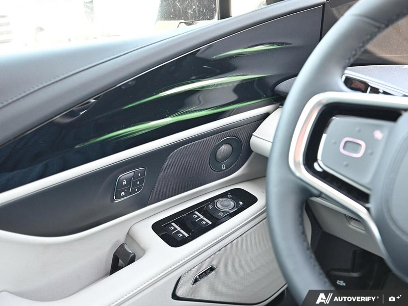 NEW 2026 Lincoln Nautilus Premiere - White Platinum Metallic Tri-coat Exterior / MEDIUM LIGHT SPACE GRAY, LINCOLN SOFT TOUCH HEATED FRONT CAPTAIN Interior - $66,048 - Stock #E60816 - VIN 5LMPJ8JA1TJ058367 - Photo 17