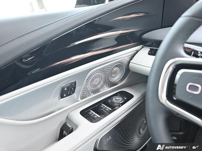 NEW 2026 Lincoln Nautilus Reserve Hybrid - White Platinum Metallic Tri-coat Exterior / MEDIUM LIGHT SPACE GRAY, PREMIUM LEATHER-TRIMMED HEAT/VENT CAPTA Interior - $84,258 - Stock #E61032 - VIN 5LMPJ8K43TJ066799 - Photo 17