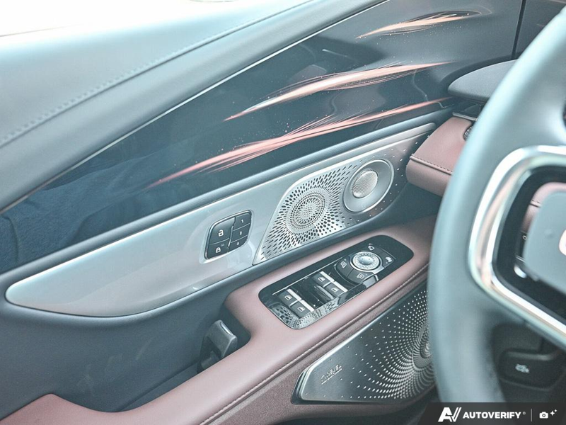 NEW 2026 Lincoln Nautilus Reserve Hybrid - White Platinum Metallic Tri-coat Exterior / HOT CHOCOLATE, PREMIUM LEATHER-TRIMMED HEAT/VENT CAPTAIN'S CHAIR Interior - $84,409 - Stock #E61034 - VIN 5LMPJ8K43TJ066804 - Photo 17