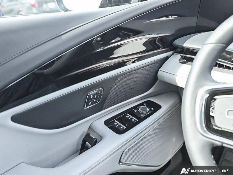 DEMO 2026 Lincoln Nautilus Premiere - Infinite Black Metallic Exterior / MEDIUM LIGHT SPACE GRAY, LINCOLN SOFT TOUCH HEATED FRONT CAPTAIN Interior - $59,334 - Stock #E60737 - VIN 5LMPJ8JA4TJ049694 - Photo 17