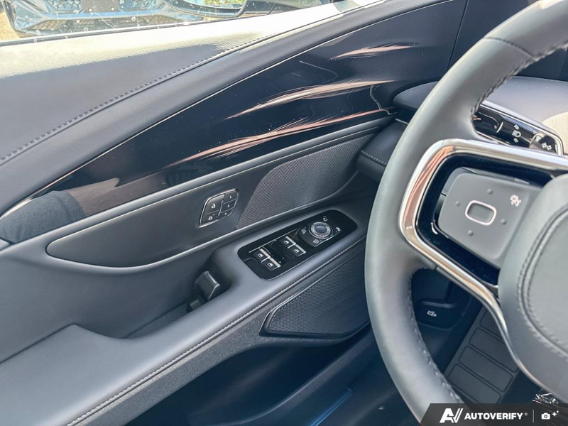 DEMO 2026 Lincoln Nautilus Premiere - Gray Matter Met Cc Exterior / ONYX BLACK, LINCOLN SOFT TOUCH HEATED FRONT CAPTAIN'S CHAIRS Interior - $60,284 - Stock #E60741 - VIN 5LMPJ8JA5TJ052054 - Photo 17