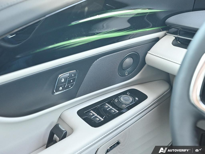 NEW 2026 Lincoln Nautilus Reserve - Gray Matter Met Cc Exterior / MEDIUM LIGHT SPACE GRAY, PREM LTHR-TRIMMED HTD/VENTILATED CAPTAI Interior - $69,409 - Stock #E60826 - VIN 5LMPJ8KA3TJ058188 - Photo 17